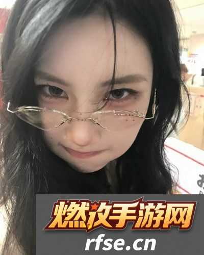 草莓香蕉榴莲丝瓜18岁可以吃吗-网友调侃|吃还是不吃-真是一道选择题!